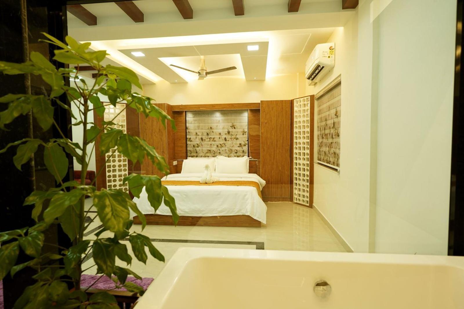 Krishnakripa Premium Residency Hotel Kochi Eksteriør billede