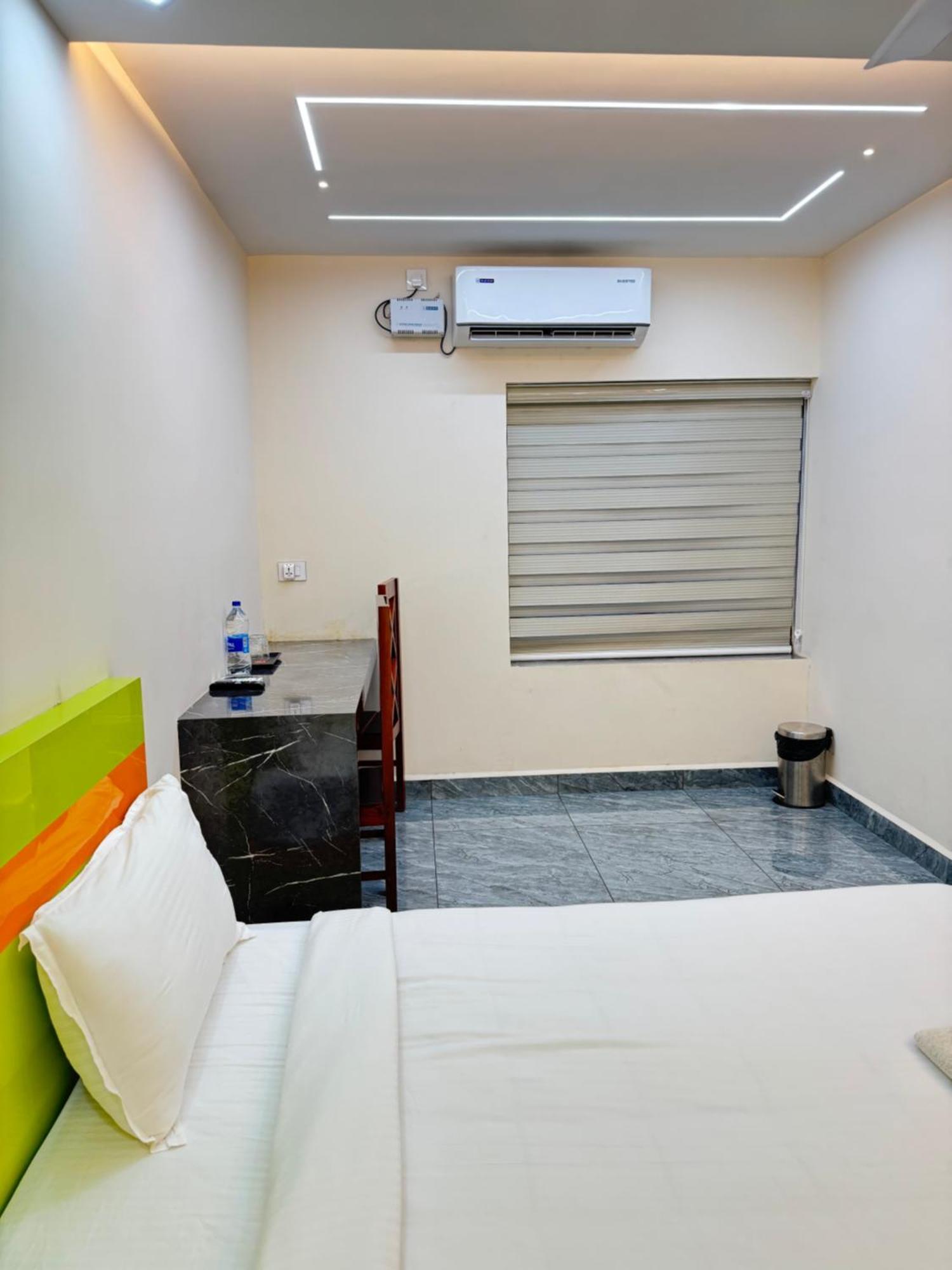 Krishnakripa Premium Residency Hotel Kochi Eksteriør billede
